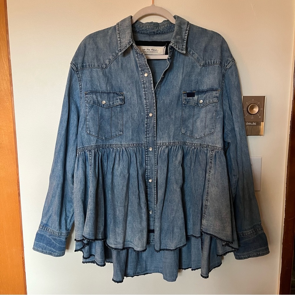 We The Free by Free People Dylan babydoll style top! Size M